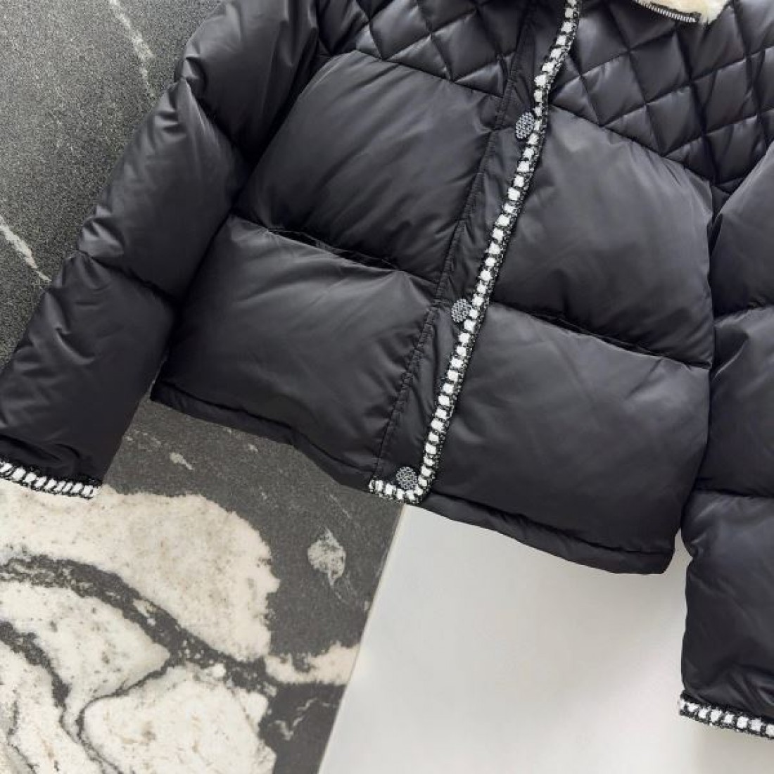 人気上昇 キルティングダウン ホワイトボアカラー GUCCI グッチ コピー ショートダウンジャケット クロップド丈