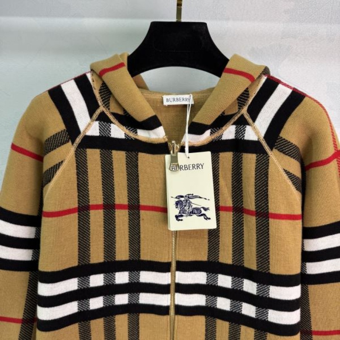 定番映え 長袖ニットセーター 配色ライン BURBERRY バーバリー コピー フーデッドニット ドローコードフード