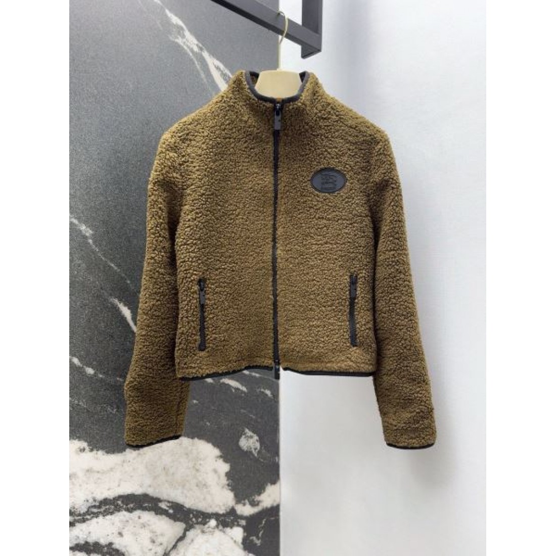 暖かみ際立つ フリースブルゾン ブラックトリム BURBERRY バーバリー コピー ボアジャケット ジップポケット