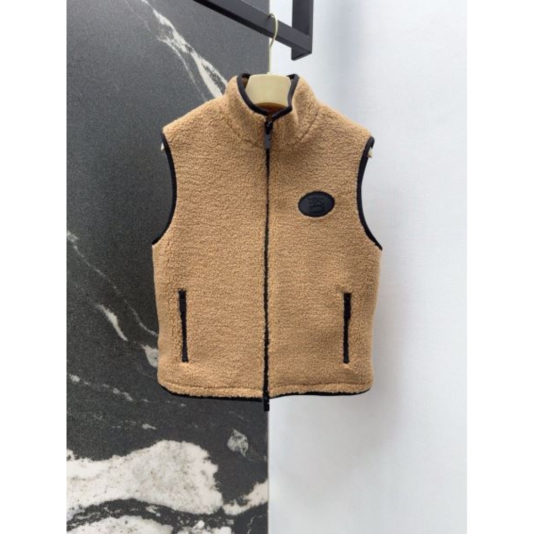 着回し主力 フリースベスト オーバルワッペン BURBERRY バーバリー コピー ボアベスト ジップポケット