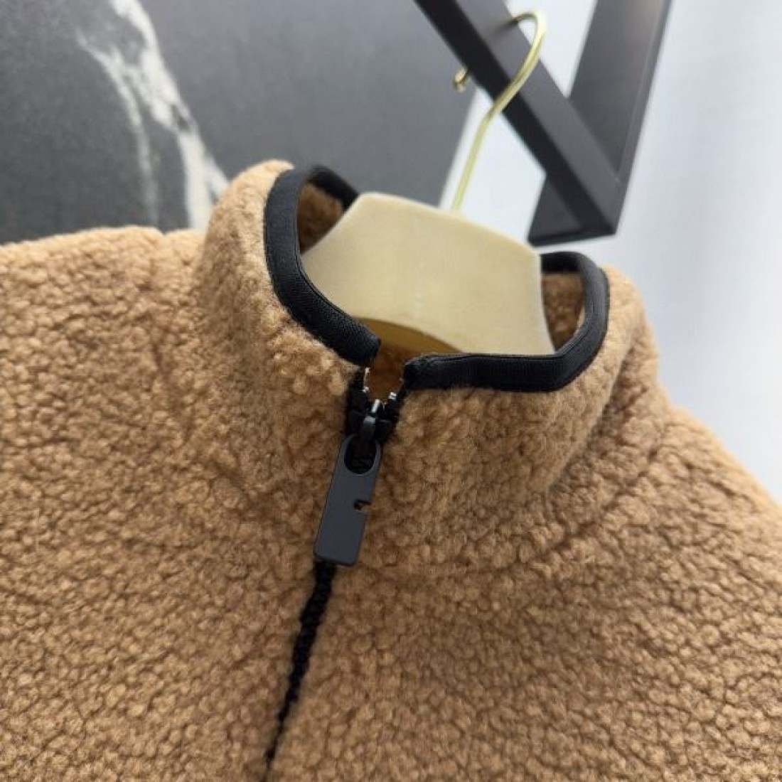 着回し主力 フリースベスト オーバルワッペン BURBERRY バーバリー コピー ボアベスト ジップポケット