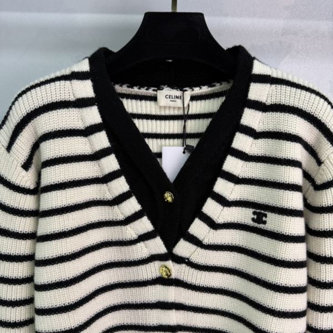 ボーダー柄 配色トリム 金ボタン CHANEL シャネル コピー カーディガン 上質ニット 端麗スタイル 定番人気