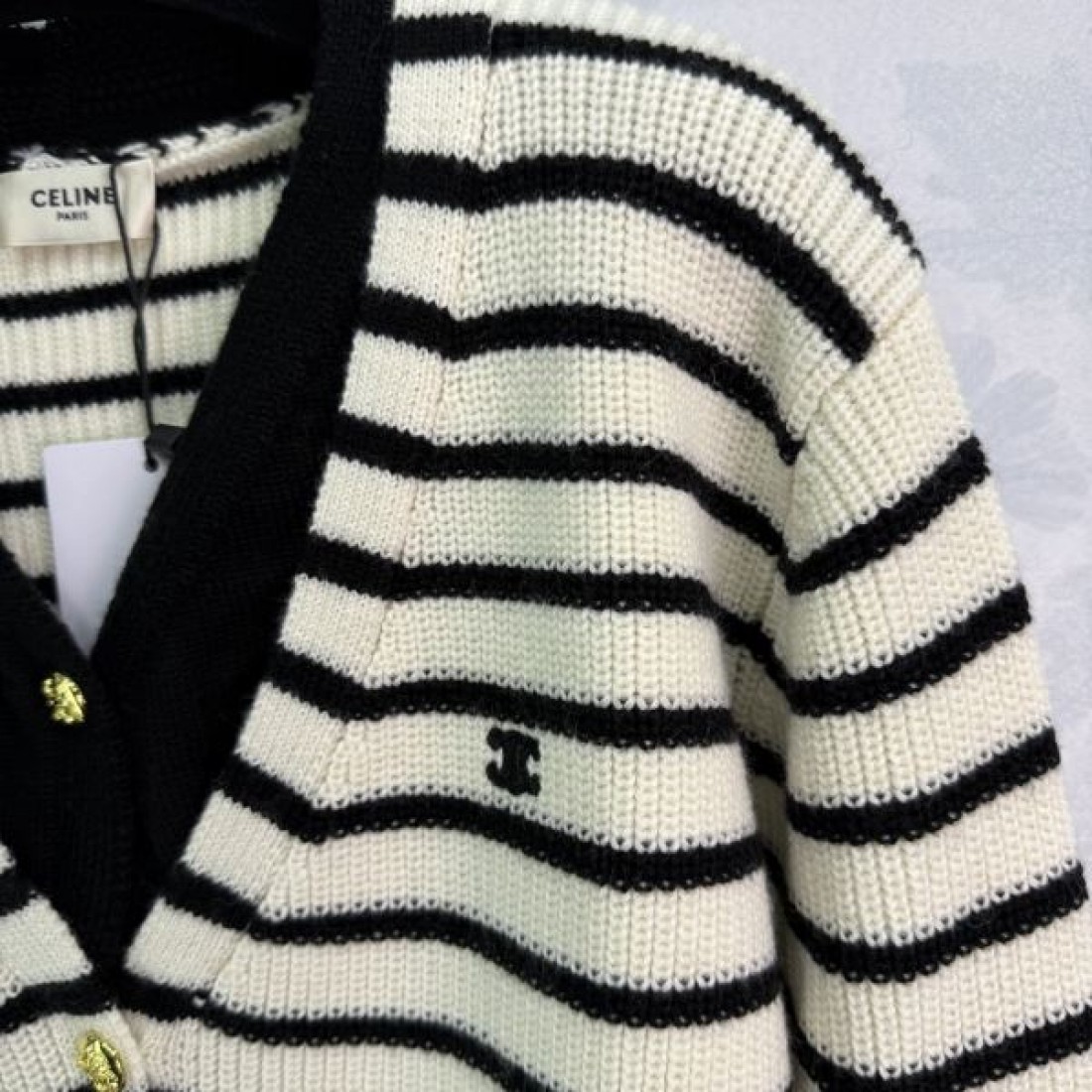 ボーダー柄 配色トリム 金ボタン CHANEL シャネル コピー カーディガン 上質ニット 端麗スタイル 定番人気