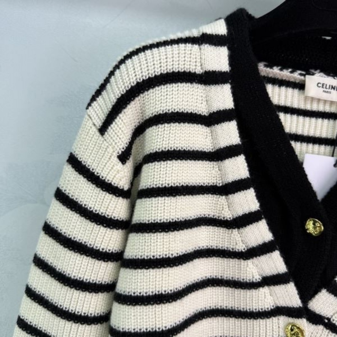 ボーダー柄 配色トリム 金ボタン CHANEL シャネル コピー カーディガン 上質ニット 端麗スタイル 定番人気