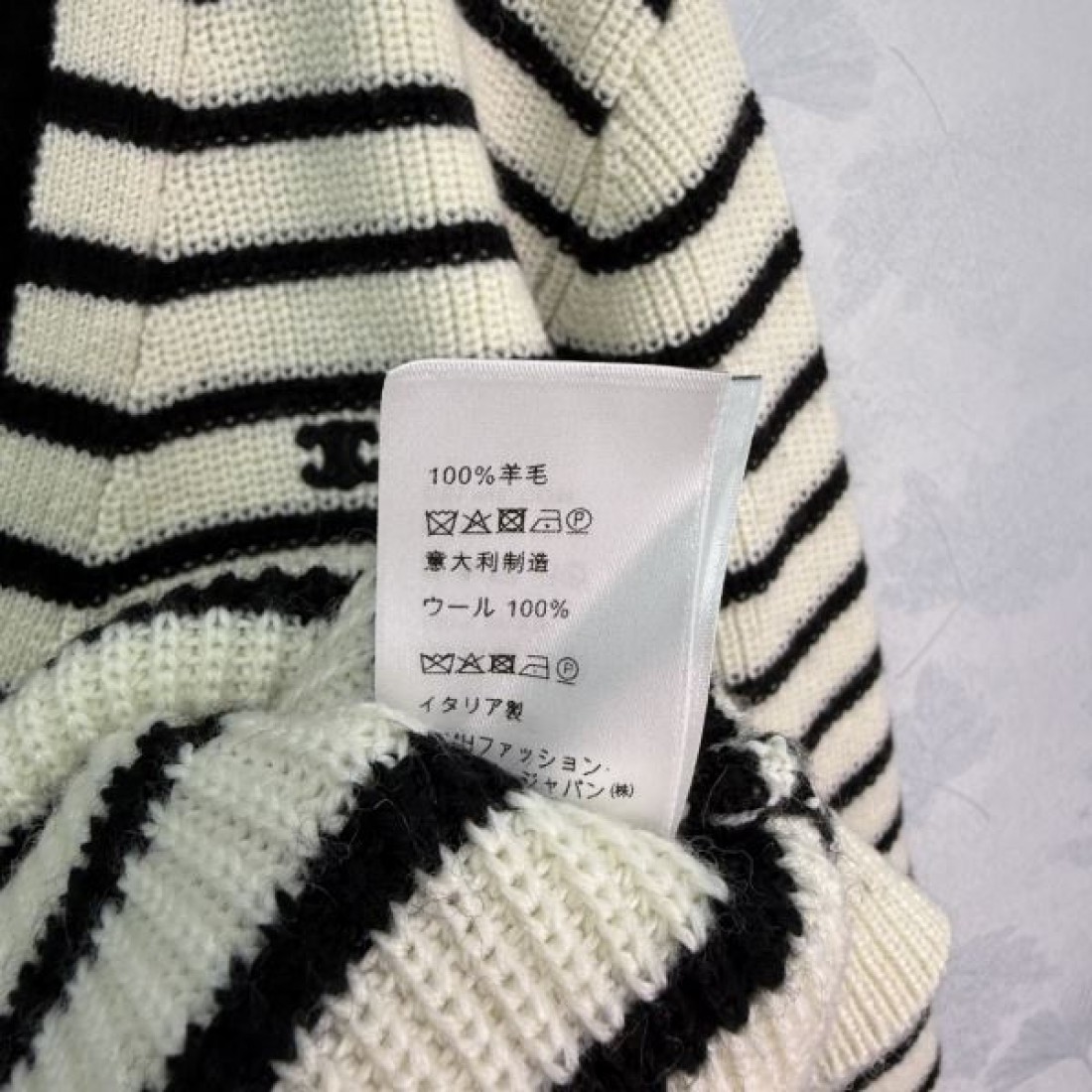 ボーダー柄 配色トリム 金ボタン CHANEL シャネル コピー カーディガン 上質ニット 端麗スタイル 定番人気