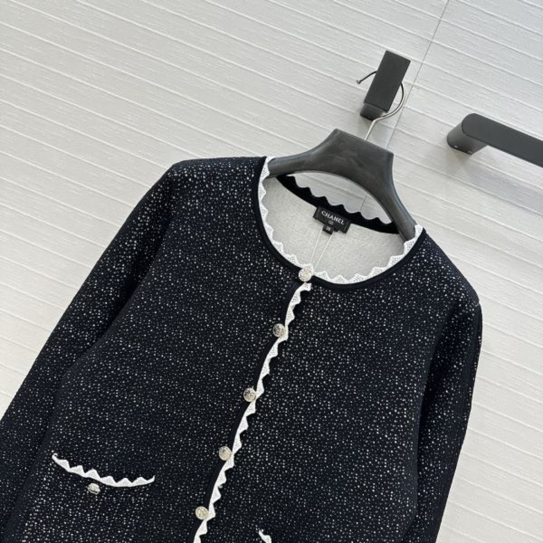 ノーカラー仕立て 縁取りデザイン ポケット付き CHANEL シャネル コピー 長袖カーディガン 注目度急伸