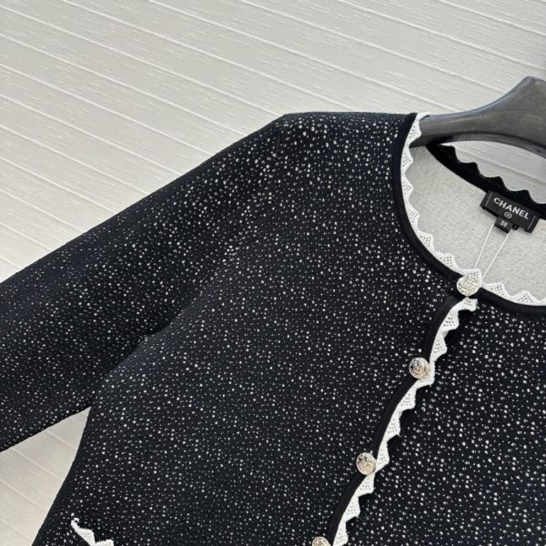 ノーカラー仕立て 縁取りデザイン ポケット付き CHANEL シャネル コピー 長袖カーディガン 注目度急伸