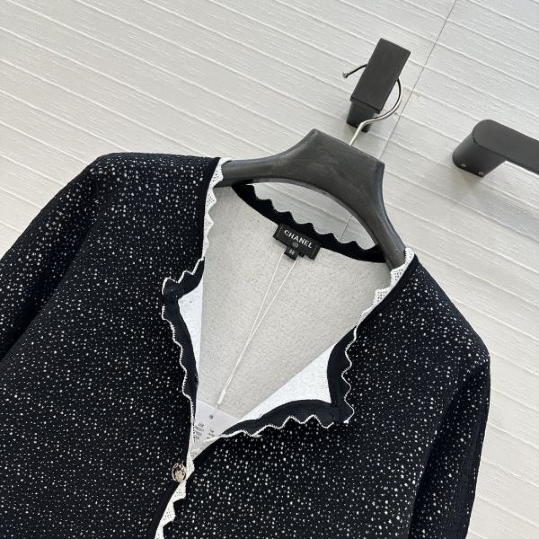 ノーカラー仕立て 縁取りデザイン ポケット付き CHANEL シャネル コピー 長袖カーディガン 注目度急伸