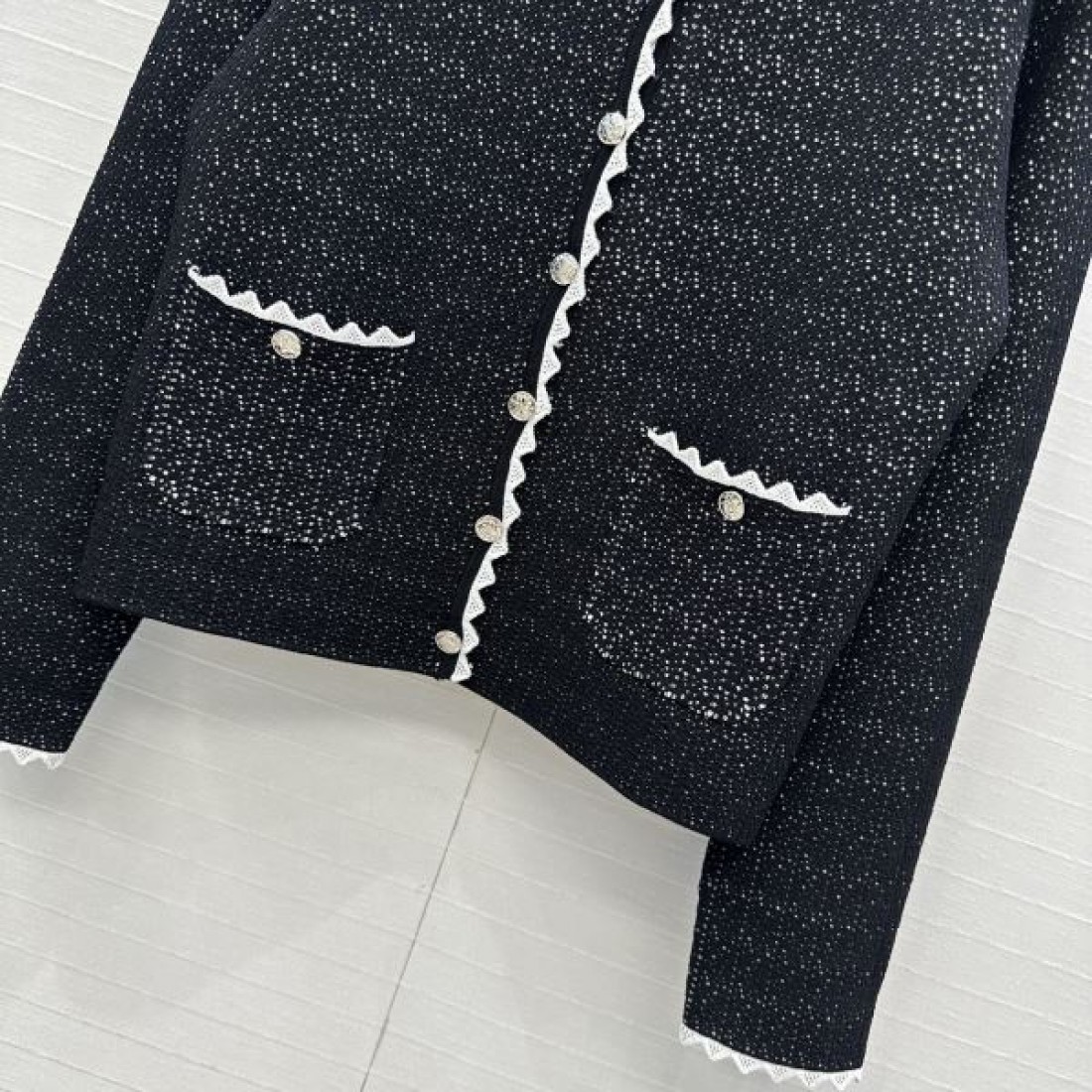 ノーカラー仕立て 縁取りデザイン ポケット付き CHANEL シャネル コピー 長袖カーディガン 注目度急伸