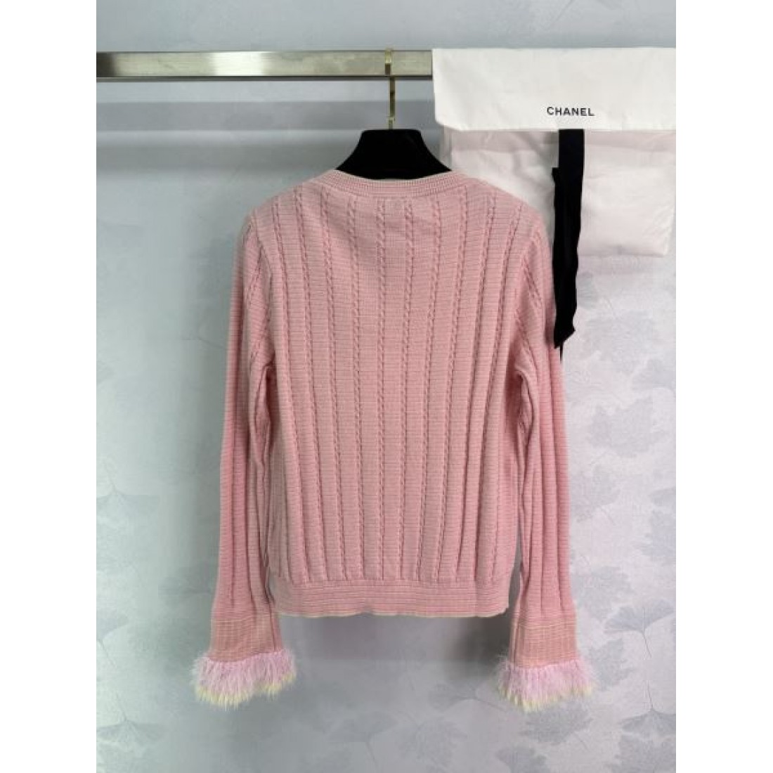 パールボタン映え 旬顔フェミニン きれいめ主役 CHANEL シャネル コピー カーディガン 注目度急伸