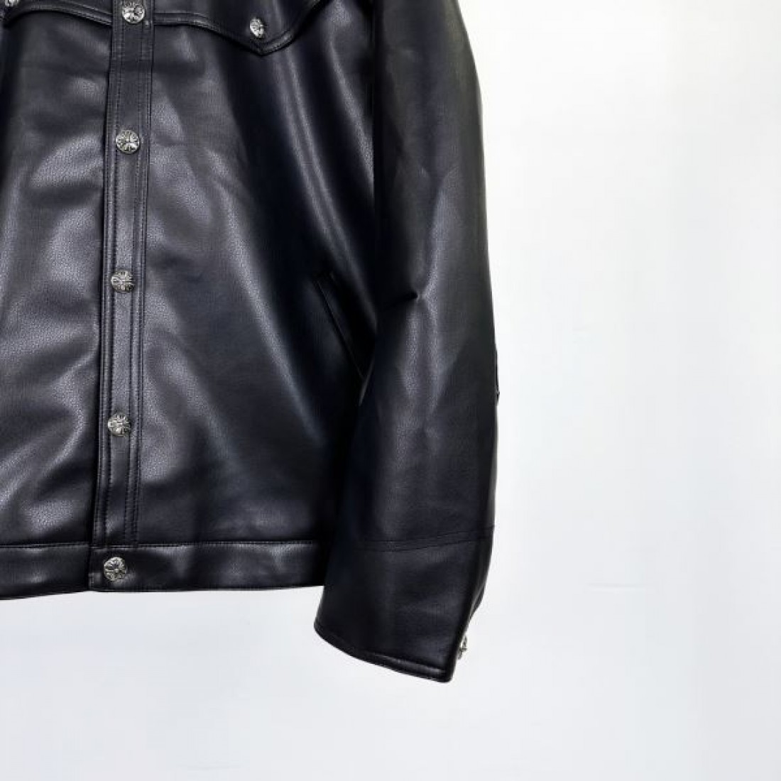 バイカーテイスト 立体フォルム CHROME HEARTS クロムハーツ コピー レザージャケット 人気加速