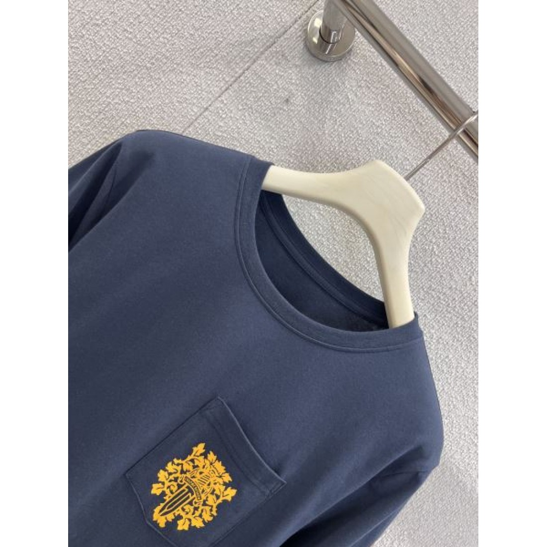 金糸アラベスク 胸ポケット CHROME HEARTS クロムハーツ コピー 長袖Tシャツ 注文集中モデル