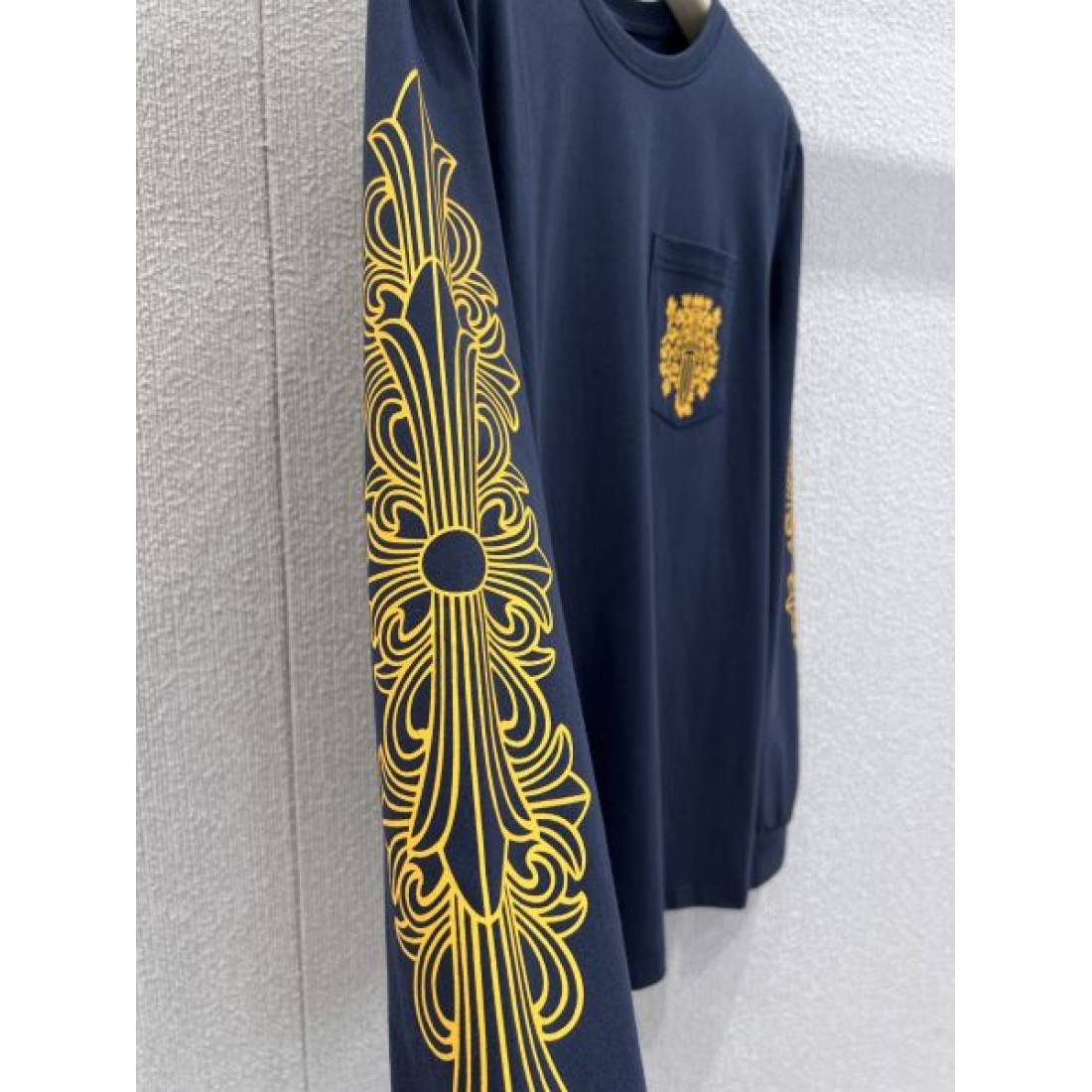 金糸アラベスク 胸ポケット CHROME HEARTS クロムハーツ コピー 長袖Tシャツ 注文集中モデル