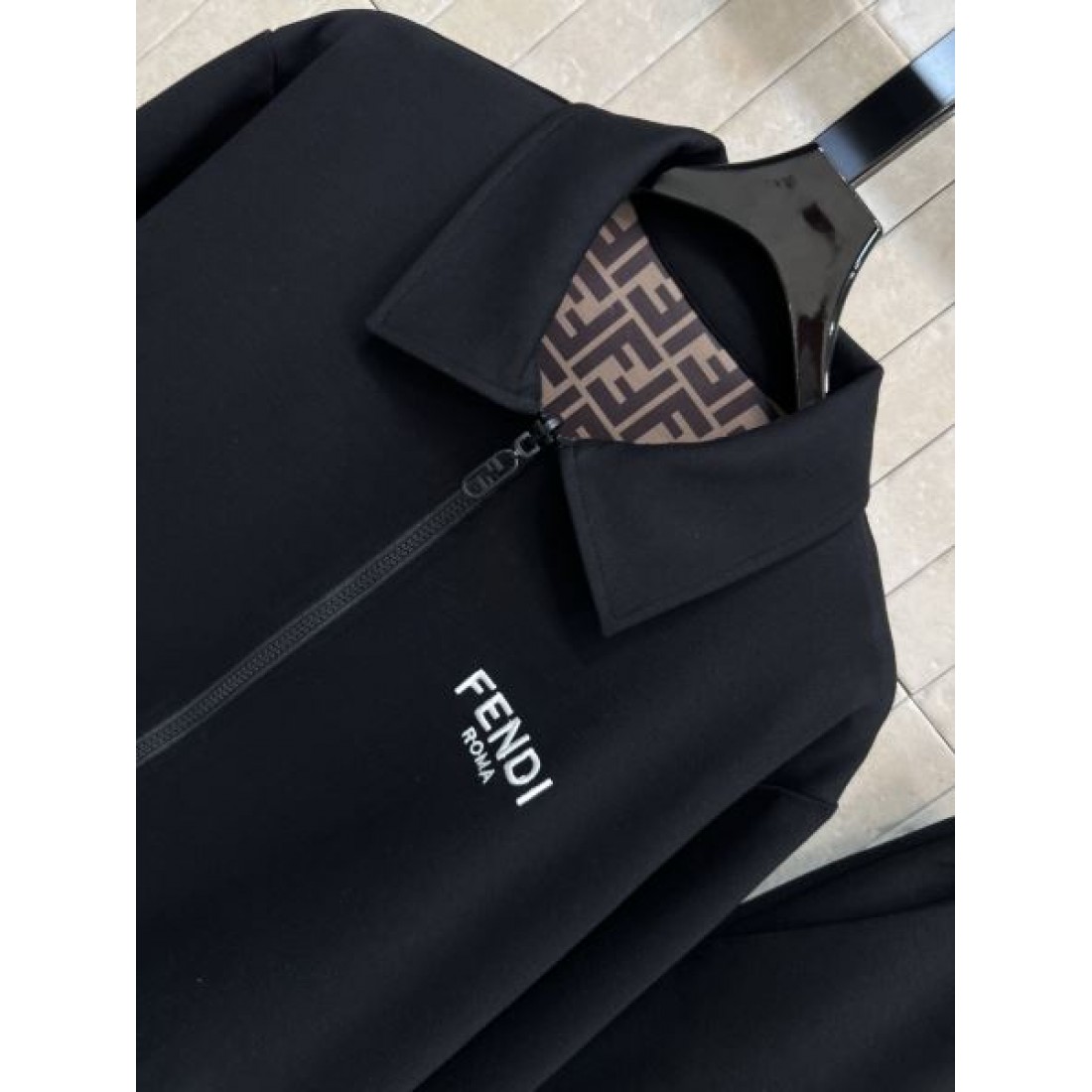 FF柄ネック切替 イージーウエスト 軽快フィット FENDI フェンディ コピー ジャージ上下セット 人気上向き