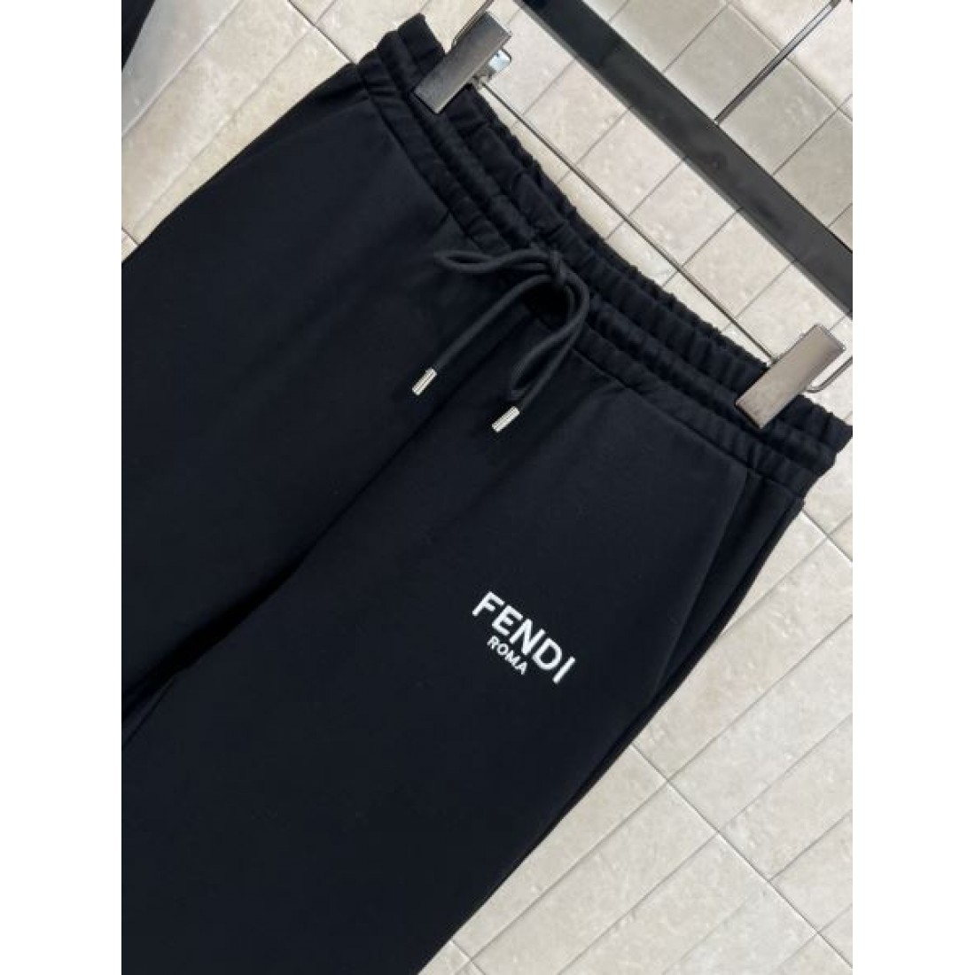 FF柄ネック切替 イージーウエスト 軽快フィット FENDI フェンディ コピー ジャージ上下セット 人気上向き