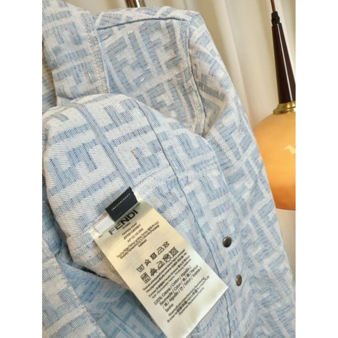 FFジャカード フラップポケット ゴールド調ボタン FENDI フェンディ コピー モノグラムジャケット 端正シルエット 人気本命