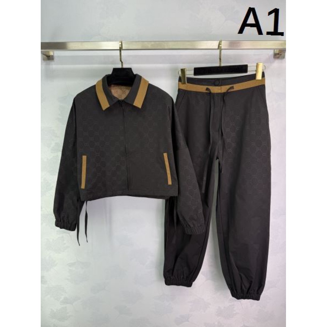 モノグラムジャカード 裾ドローコード 配色ポケット GUCCI グッチ コピー ツーピース イージーパンツ 着映えモデル