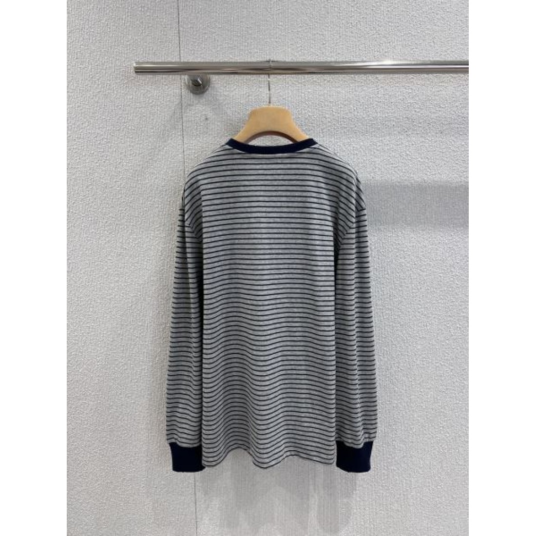 ボーダーリブ切替 コットンジャージー ルーズフィット MIU MIU ミュウミュウ コピー 長袖Tシャツ 注文上昇 定番アップデート