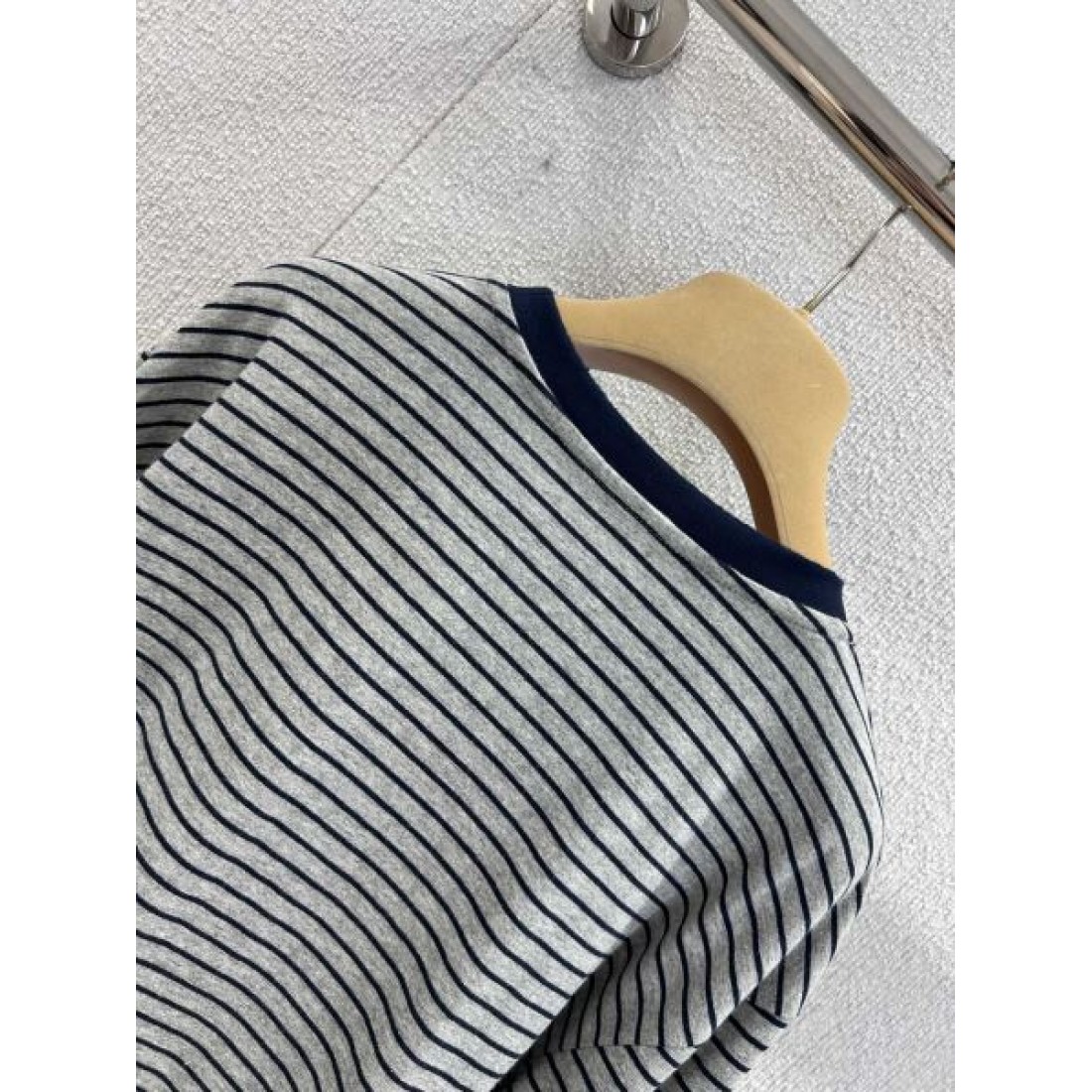 ボーダーリブ切替 コットンジャージー ルーズフィット MIU MIU ミュウミュウ コピー 長袖Tシャツ 注文上昇 定番アップデート