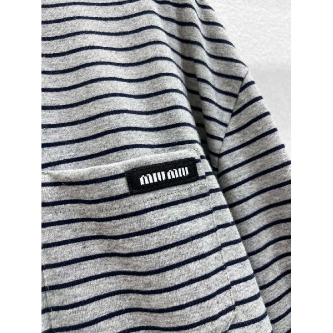 ボーダーリブ切替 コットンジャージー ルーズフィット MIU MIU ミュウミュウ コピー 長袖Tシャツ 注文上昇 定番アップデート