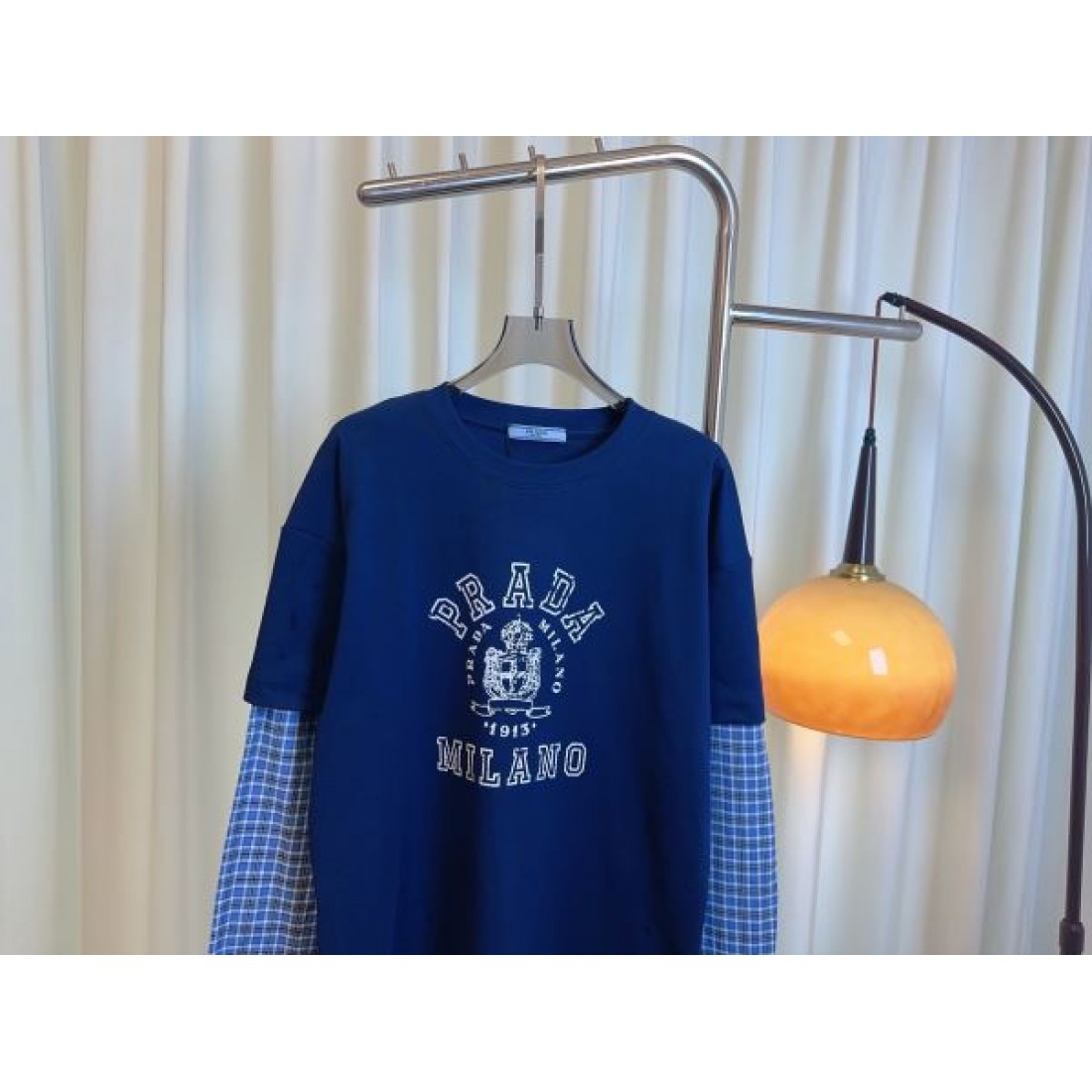 チェック切替 ミラノロゴ レイヤードデザイン プレッピースタイル PRADA プラダ コピー ロンT 高完成度