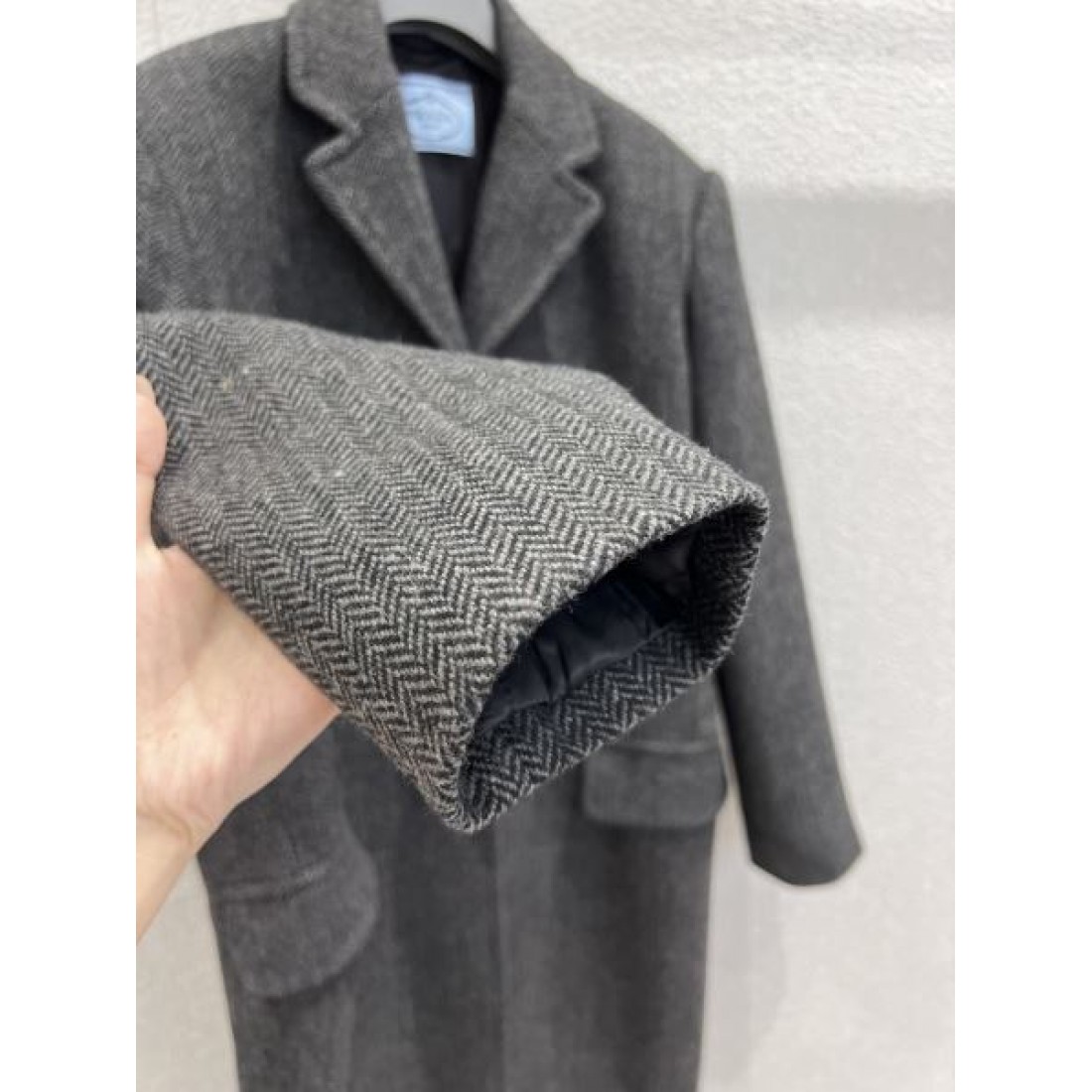 ウール調 ロング丈 テーラードカラー クラシックスタイル PRADA プラダ コピー チェスターコート 防寒アウター