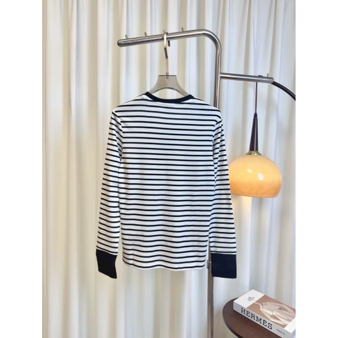 ストライプ柄 胸元エンブレム シンプルライン SAINT LAURENT サンローラン コピー ロングスリーブTシャツ 大人スタイル