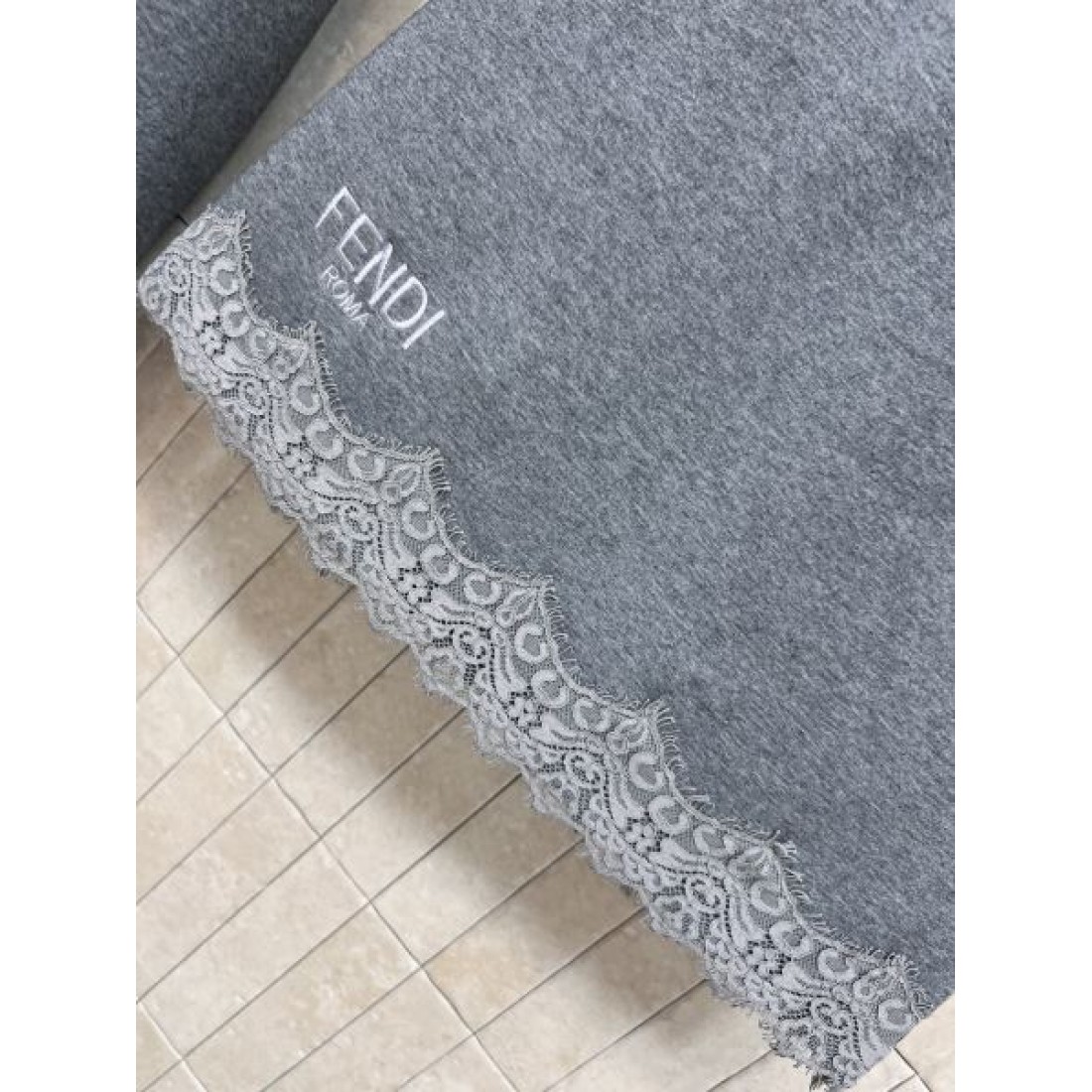 レース切替パーカー ミニスカート フード付きカジュアルコーデ FENDI フェンディ コピー スウェットセットアップ 人気ライン
