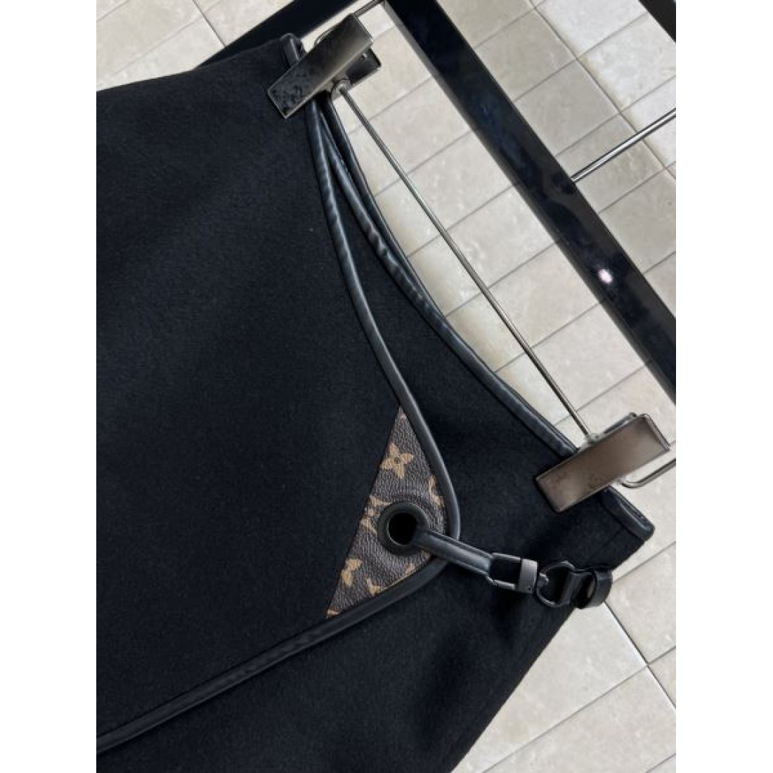 ウールタッチ サイドバックル仕様 モダンコーデ LOUIS VUITTON ルイヴィトン コピー ショートスカート 旬スタイル
