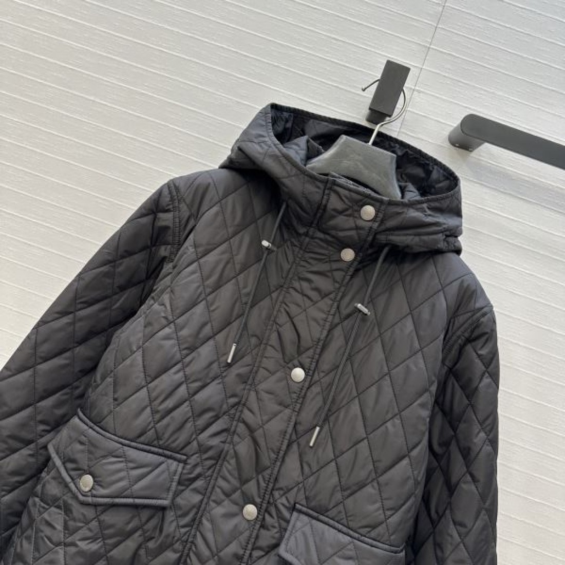 ダイヤ柄 クラシックテイスト 売れ筋アイテム BURBERRY バーバリー コピー 中綿アウター