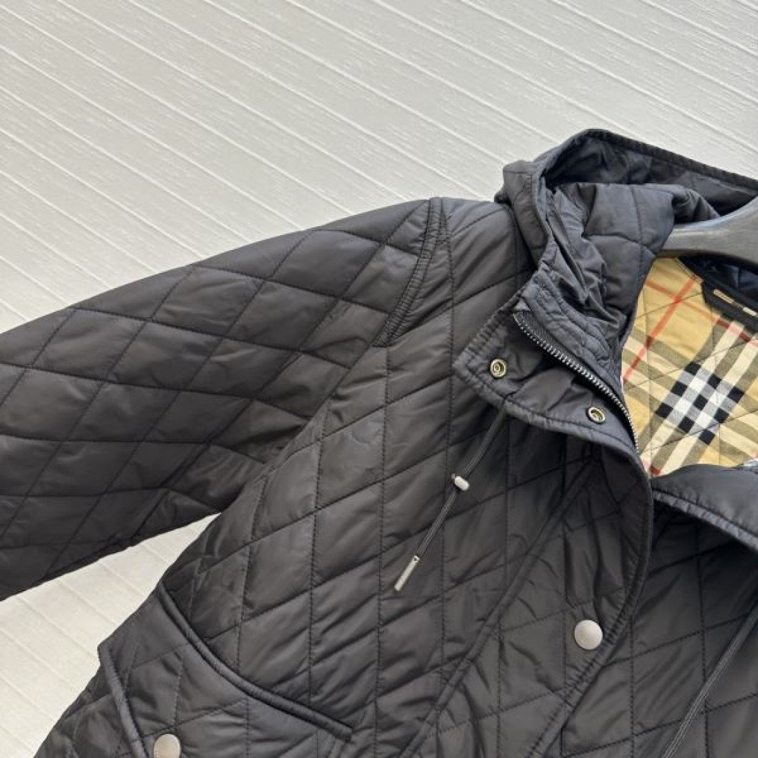 ダイヤ柄 クラシックテイスト 売れ筋アイテム BURBERRY バーバリー コピー 中綿アウター