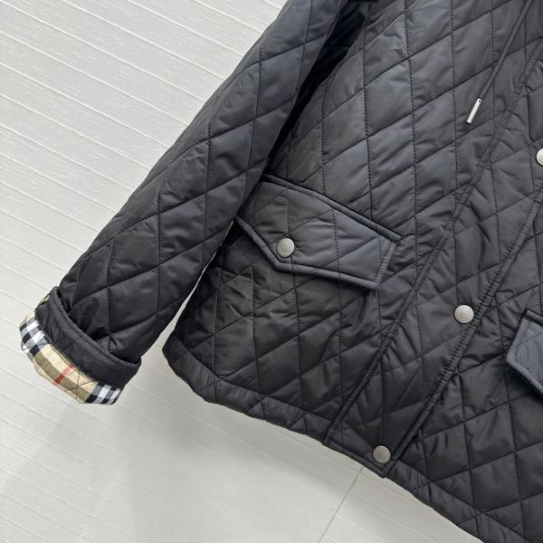 ダイヤ柄 クラシックテイスト 売れ筋アイテム BURBERRY バーバリー コピー 中綿アウター