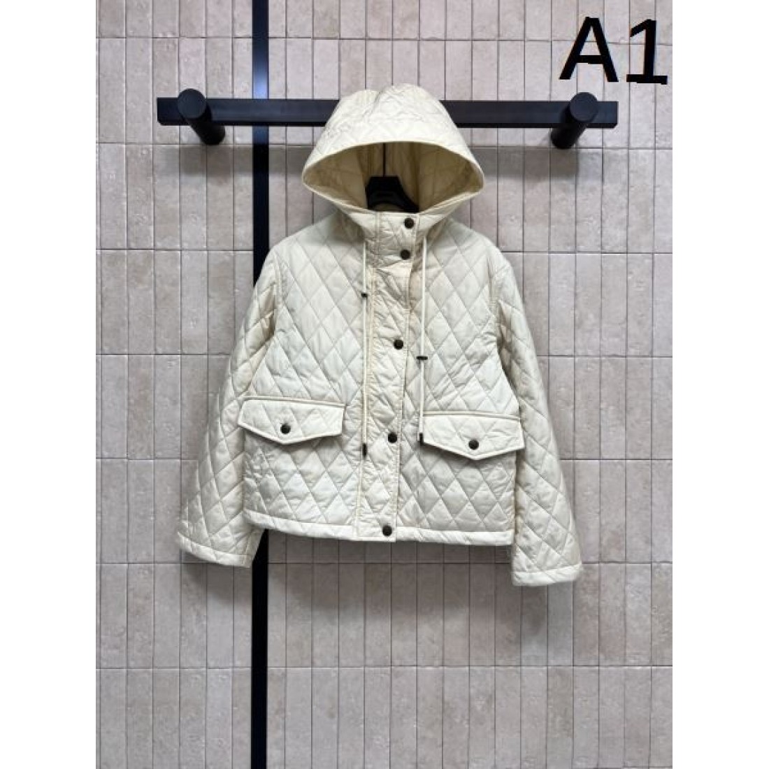 チェック柄 フード付き アウター 人気モデル BURBERRY バーバリー コピー キルティングジャケット