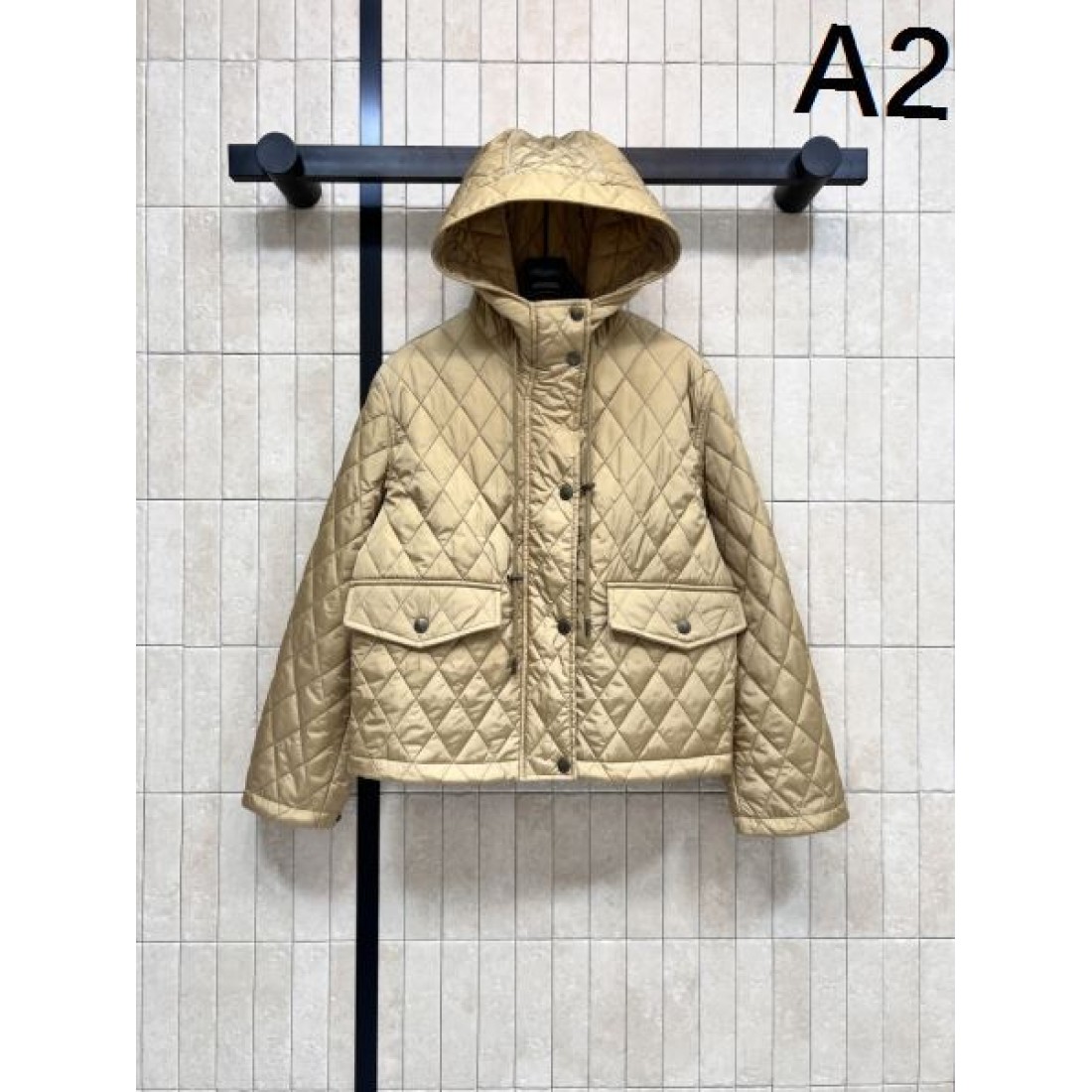 チェック柄 フード付き アウター 人気モデル BURBERRY バーバリー コピー キルティングジャケット