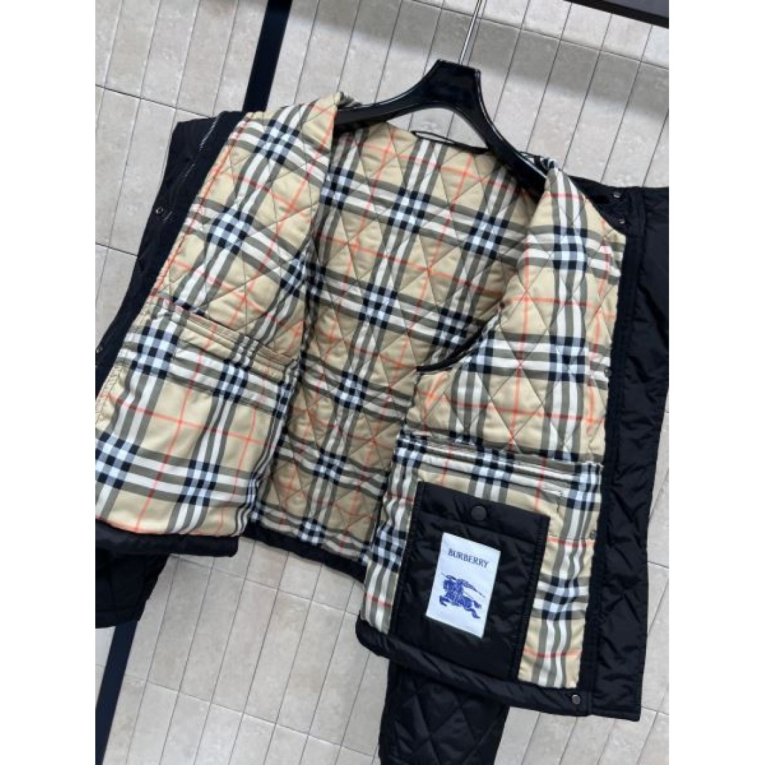 チェック柄 フード付き アウター 人気モデル BURBERRY バーバリー コピー キルティングジャケット