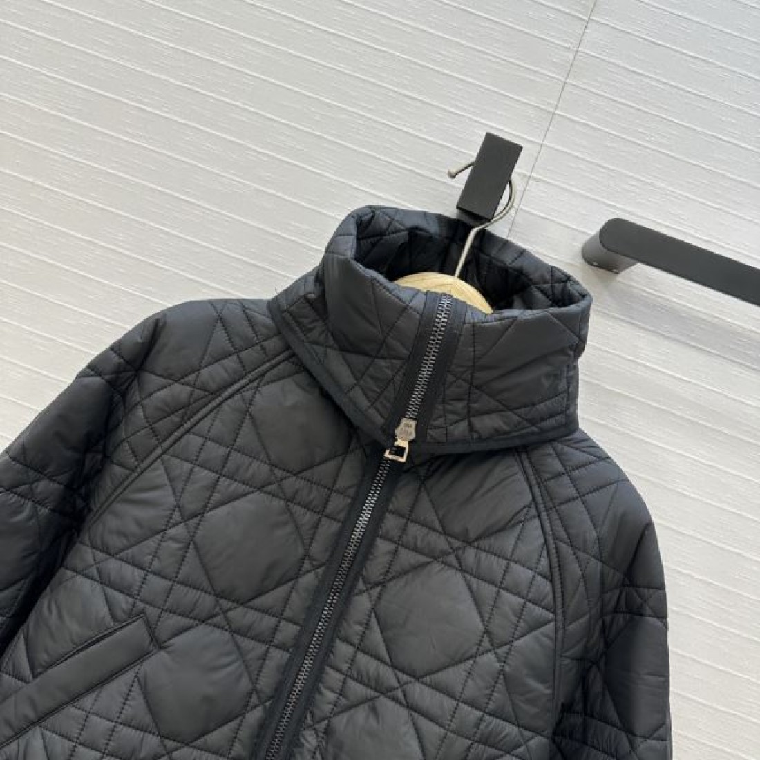 ダイヤステッチ コンパクトフォルム スポーティーミックス DIOR ディオール コピー ダウンアウター 防寒ウェア