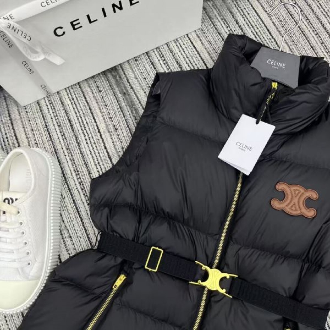 ジレ フードレスデザイン ウエストマーク CELINE セリーヌ コピー ベルトダウン モードカジュアル 人気