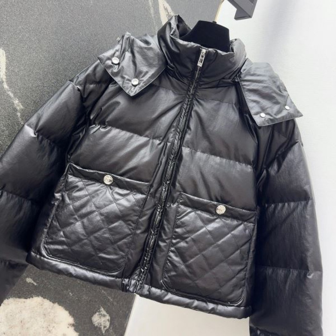 フード付き キルティングポケット 防寒アウター CHANEL シャネル コピー ダウンジャケット テクニカルデザイン