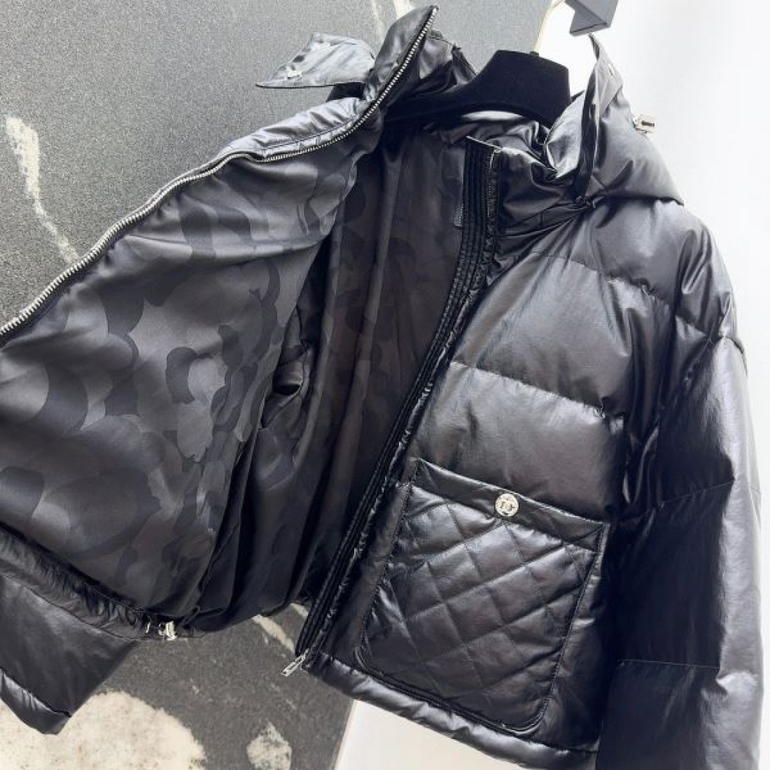 フード付き キルティングポケット 防寒アウター CHANEL シャネル コピー ダウンジャケット テクニカルデザイン