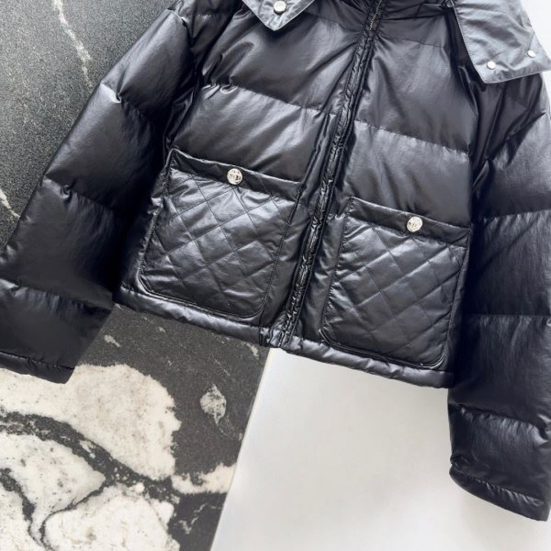 フード付き キルティングポケット 防寒アウター CHANEL シャネル コピー ダウンジャケット テクニカルデザイン