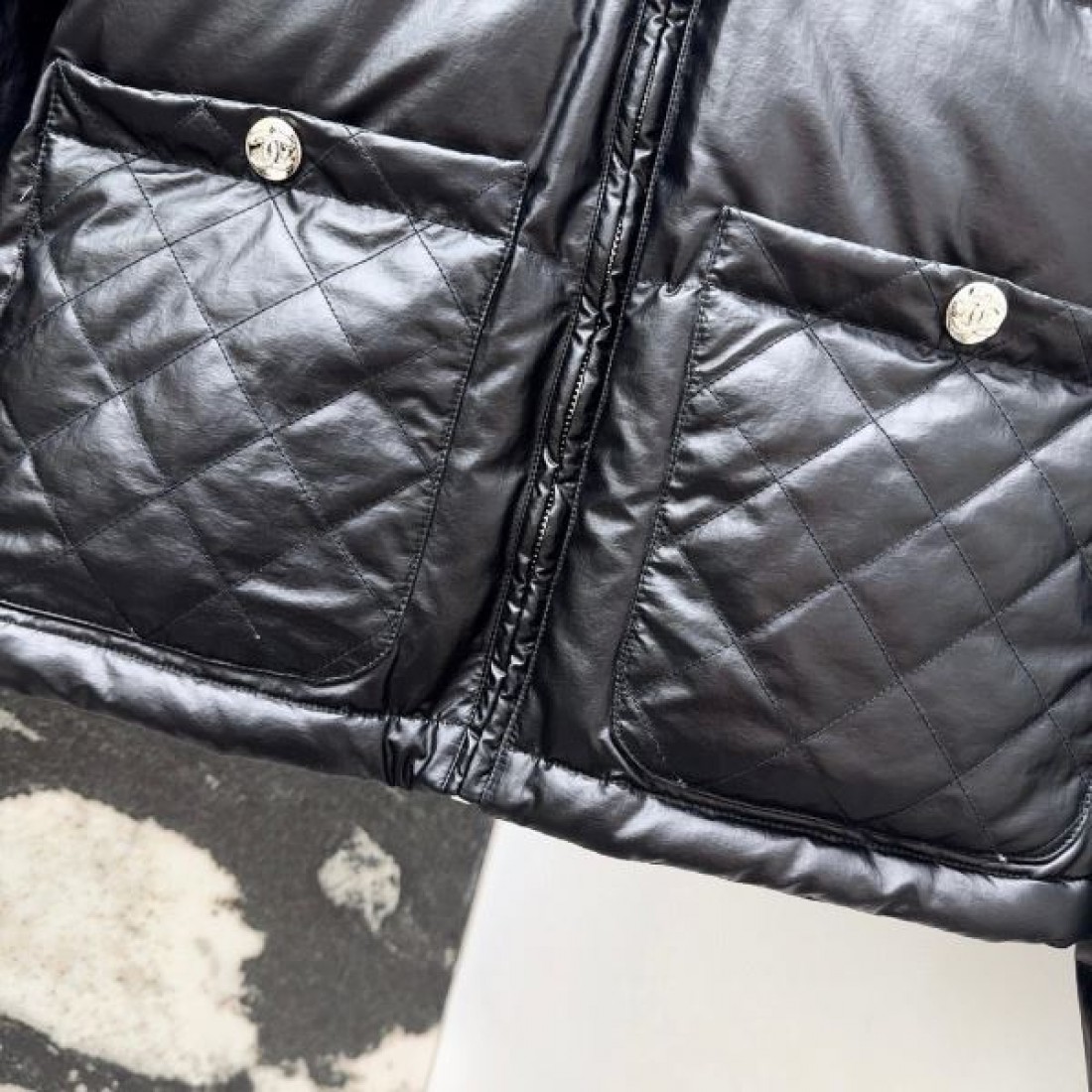 フード付き キルティングポケット 防寒アウター CHANEL シャネル コピー ダウンジャケット テクニカルデザイン