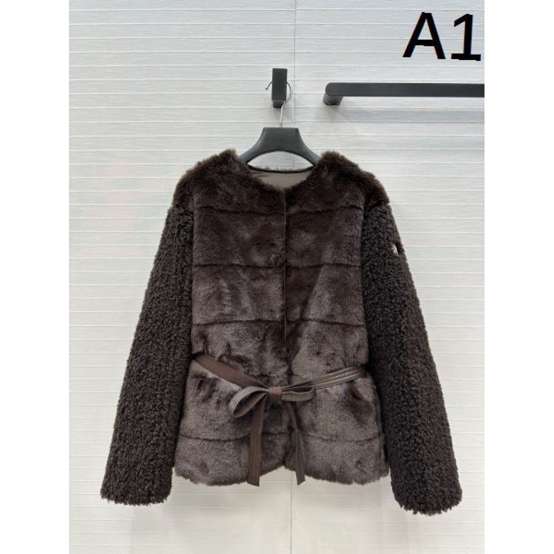 ベルト付き ファー風デザイン きれいめスタイル MONCLER モンクレール コピー ボアジャケット おしゃれアウター