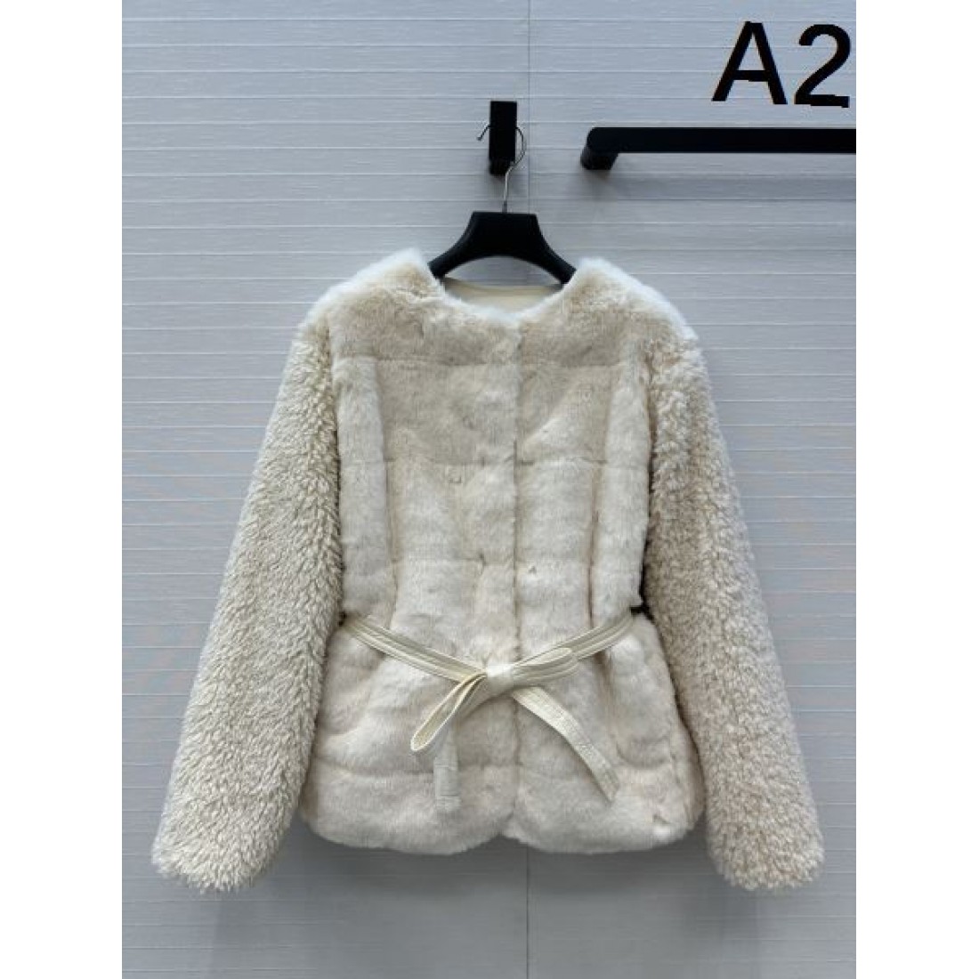 ベルト付き ファー風デザイン きれいめスタイル MONCLER モンクレール コピー ボアジャケット おしゃれアウター