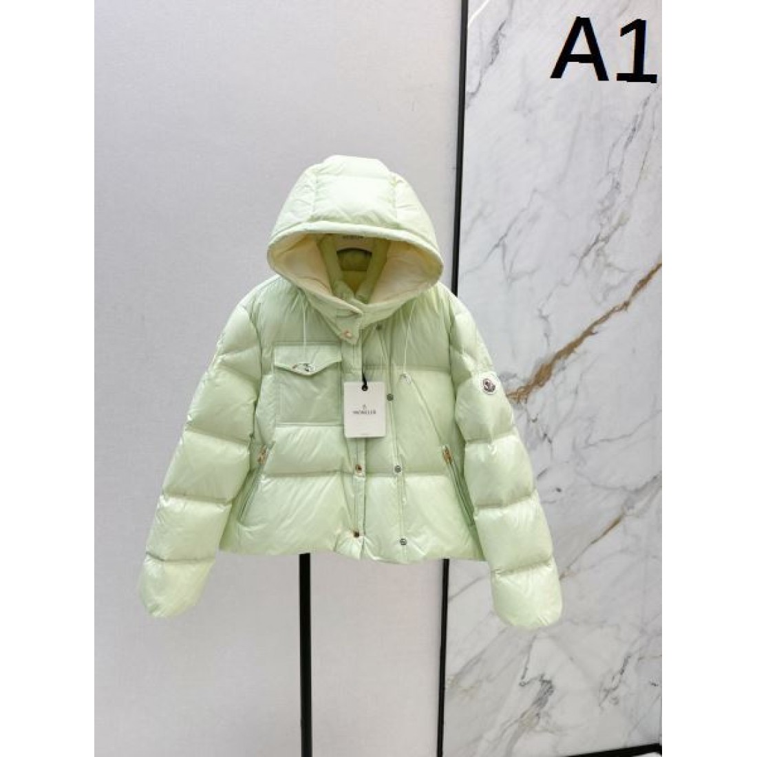 フード付き ショート丈 ポケットデザイン MONCLER モンクレール コピー ダウンジャケット モードカジュアル