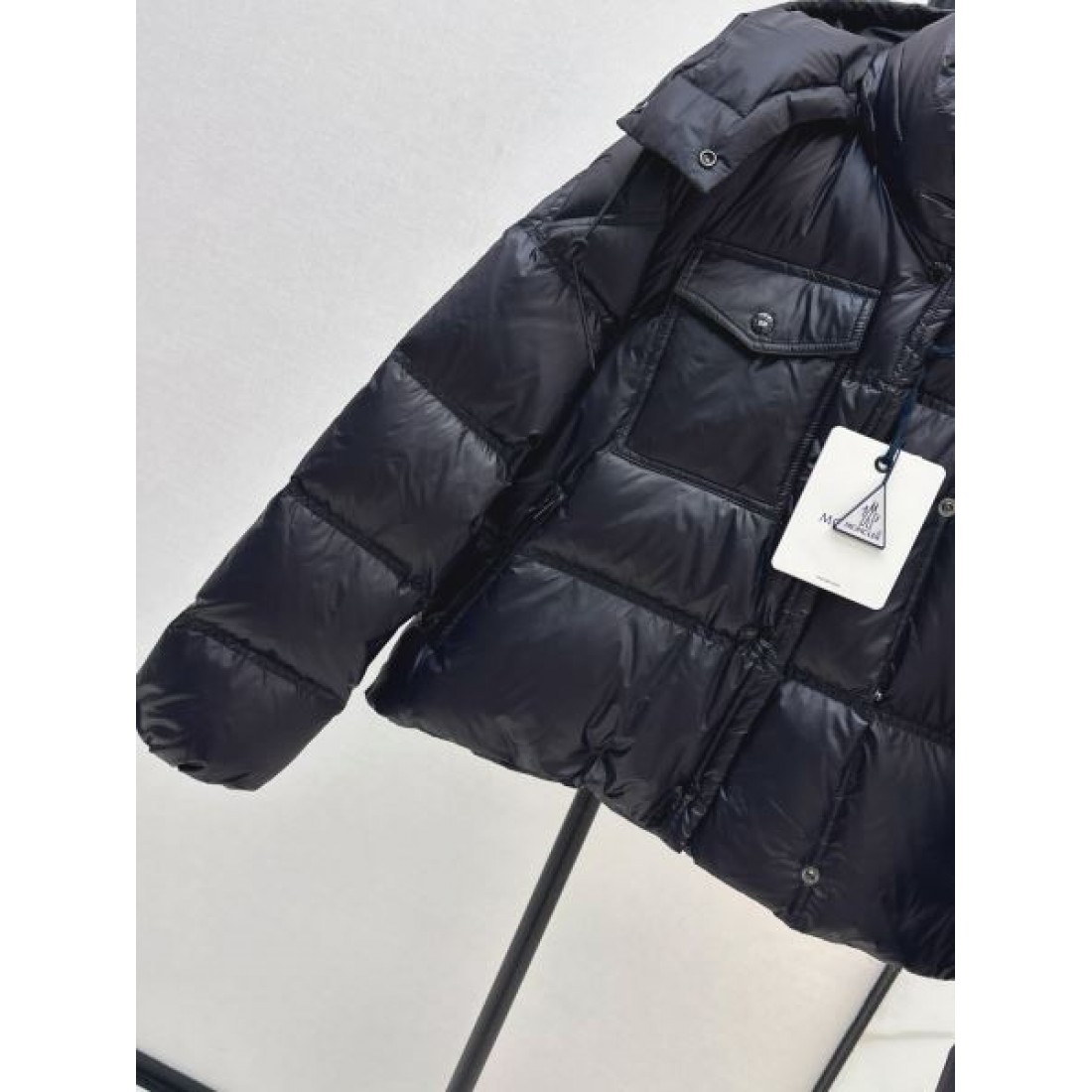 フード付き ショート丈 ポケットデザイン MONCLER モンクレール コピー ダウンジャケット モードカジュアル