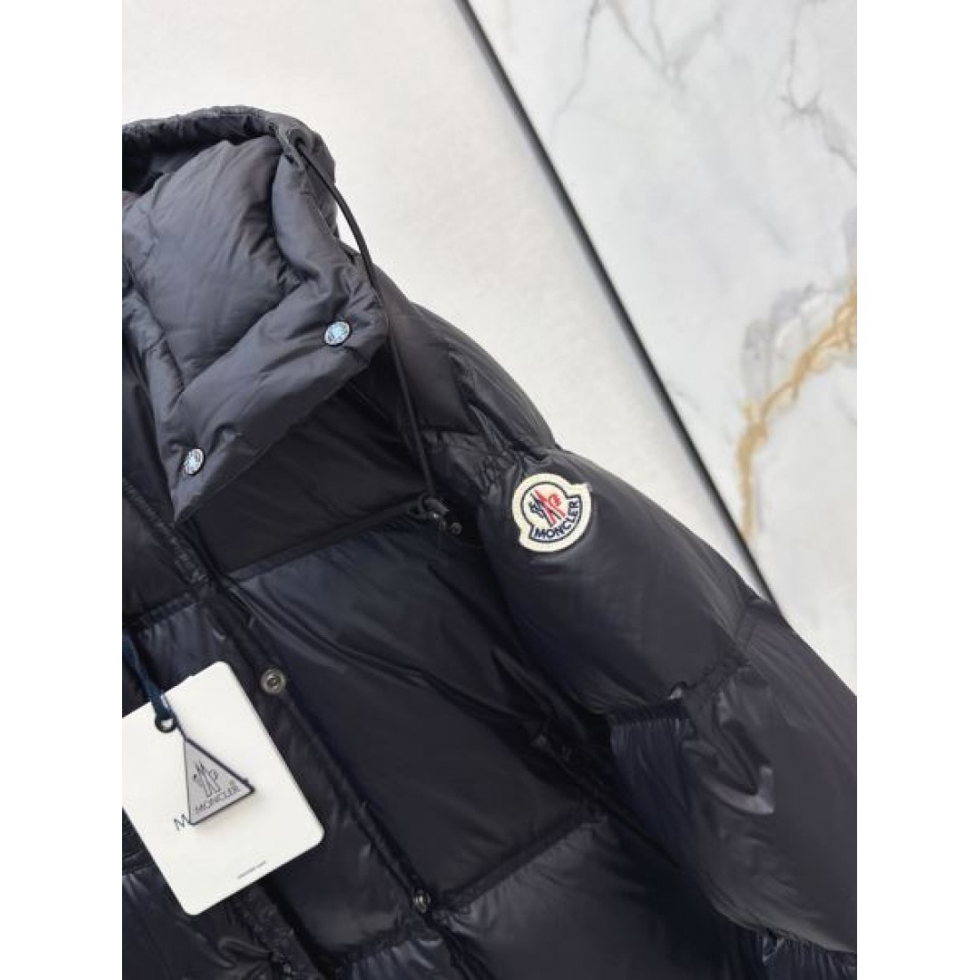 フード付き ショート丈 ポケットデザイン MONCLER モンクレール コピー ダウンジャケット モードカジュアル