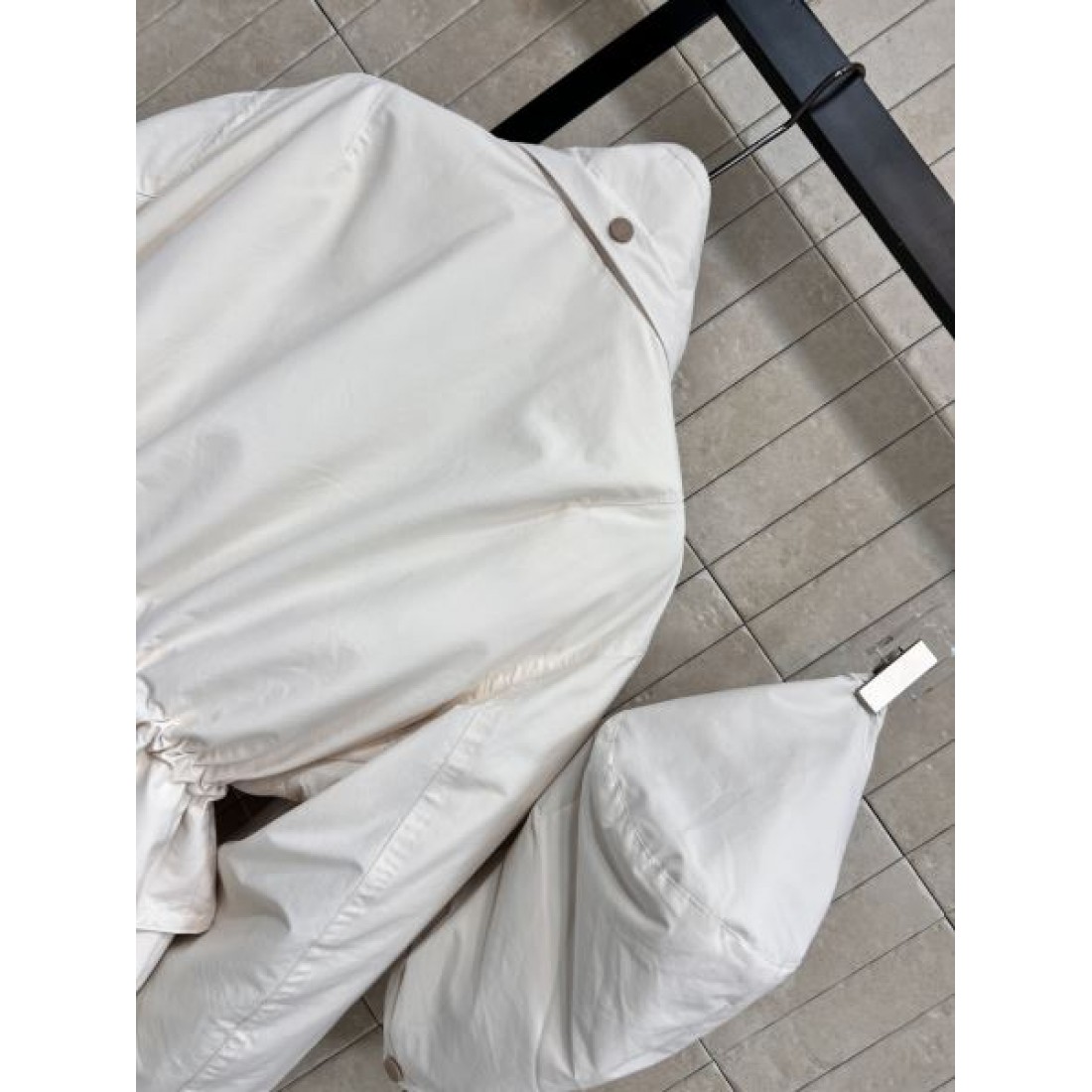 フーデッドデザイン ミリタリーテイスト 立体フォルム MONCLER モンクレール コピー アウター おしゃれ