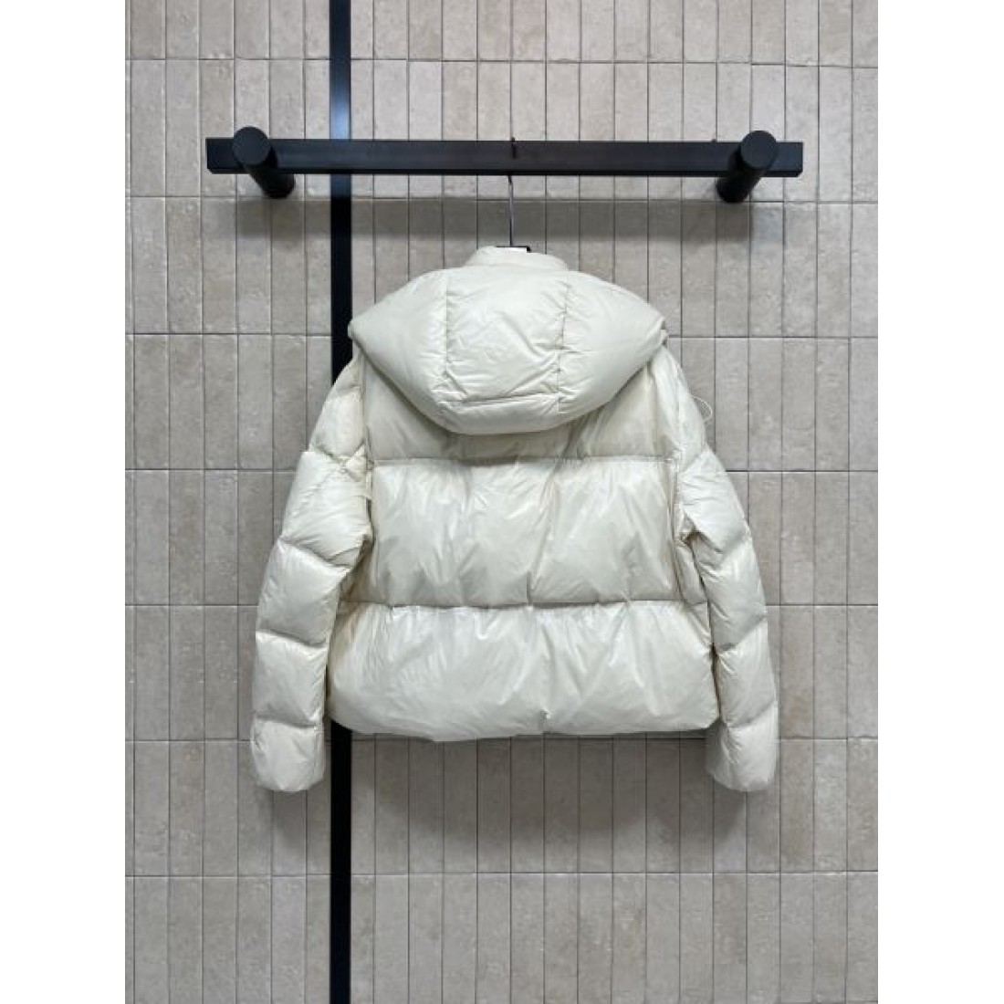 立体フード ショート丈 上品カジュアル MONCLER モンクレール コピー ダウンジャケット 注目モデル