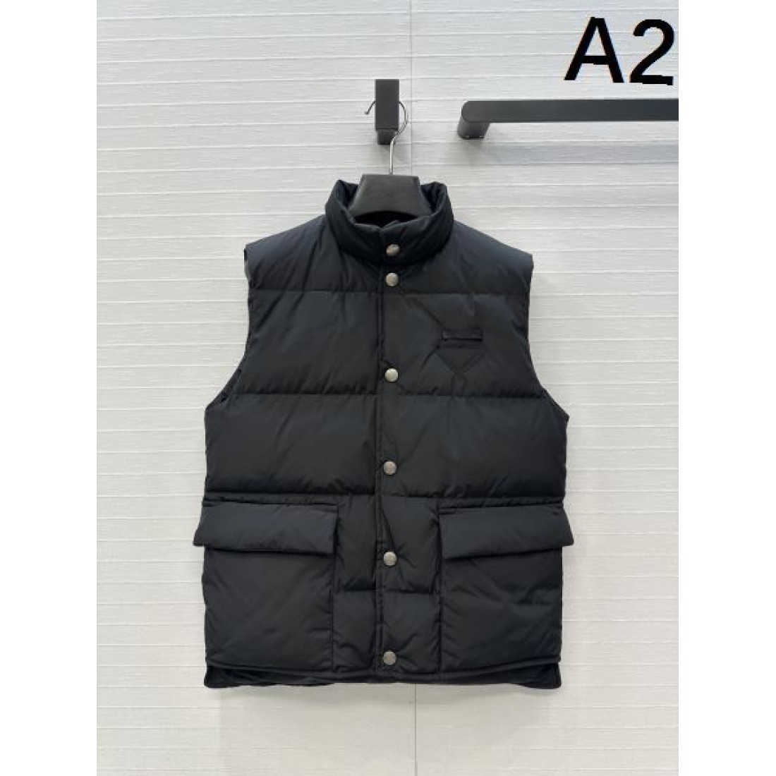 ラグジュアリー スポーティ PRADA モード 新作 ラダ コピー ダウンベスト