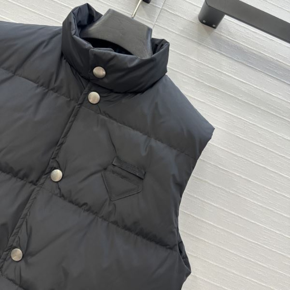 ラグジュアリー スポーティ PRADA モード 新作 ラダ コピー ダウンベスト